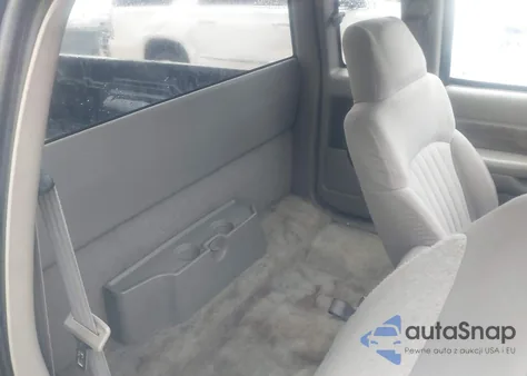 2003 Chevrolet S-10 Ls из США, поврежденный, VIN 1GCCS19X838147296